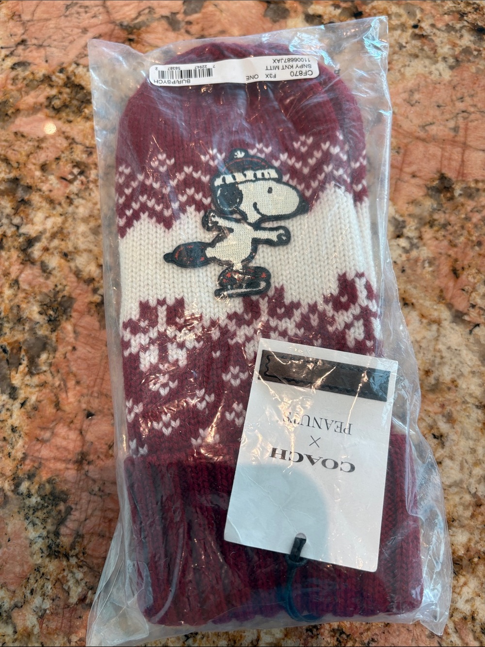 Men's Maroon & Cream Snoopy Knit Mittens